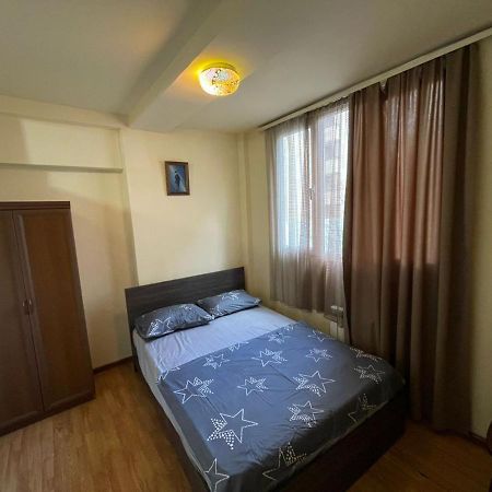 Apartment In Yerevan, Centre Exterior photo