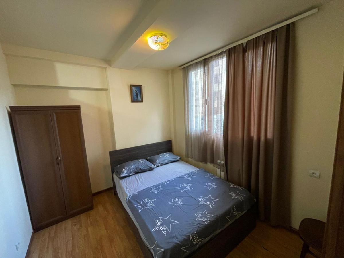 Apartment In Yerevan, Centre Exterior photo